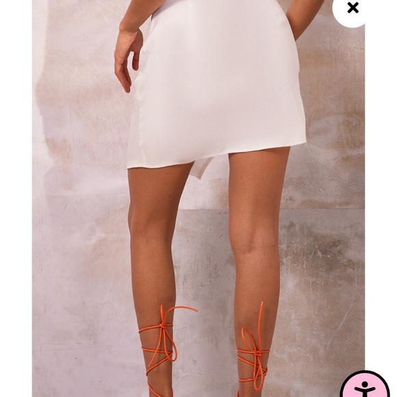 NWT Pretty Little Thing White Woven Set Size Small - Picture 2 of 7